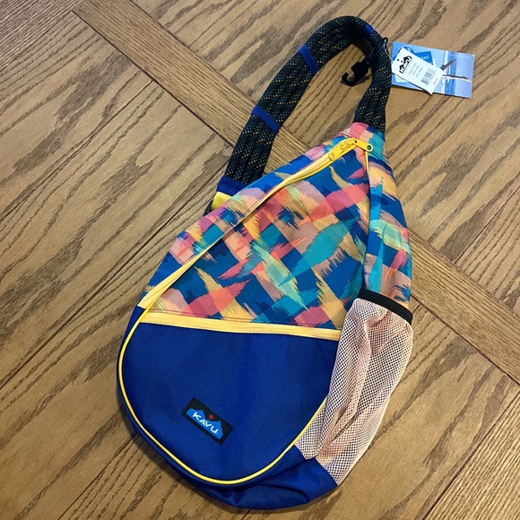 NWT Kavu Paxton‎ Sling Pack in GLAM JAM - Picture 4 of 9